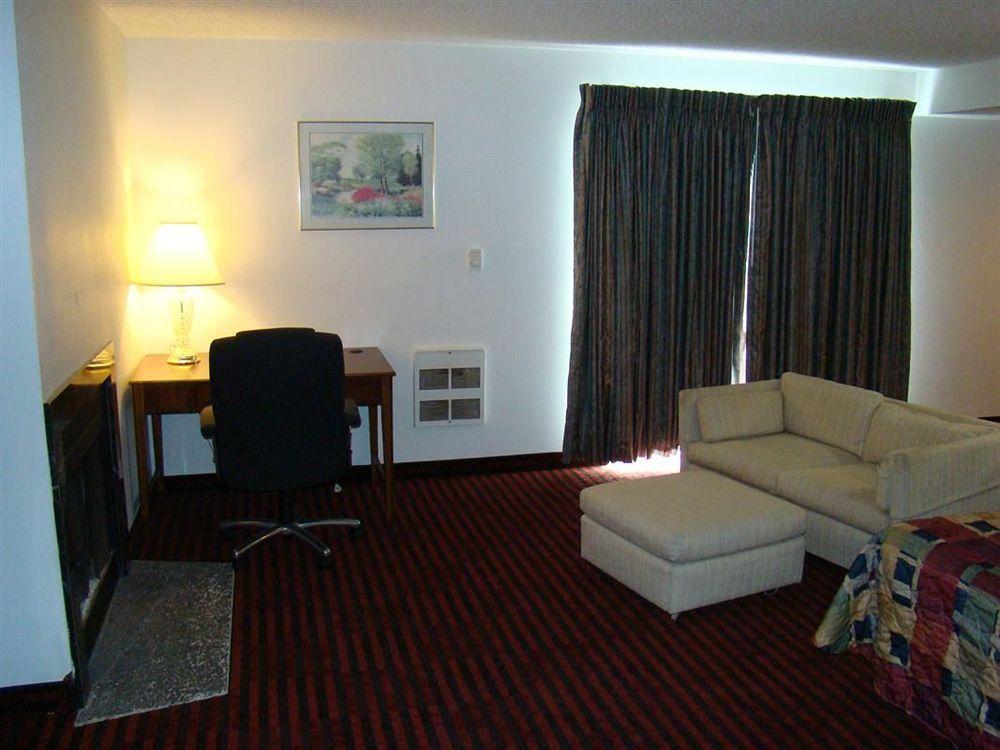 Oyo Ocean Breeze Hotel At Lincoln City Exterior photo